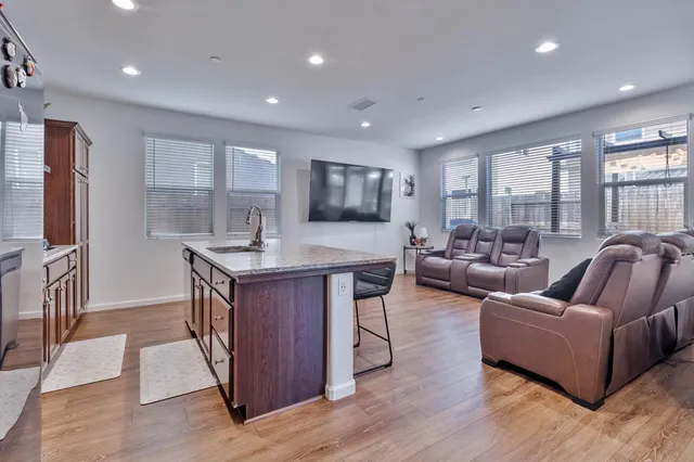 $410,000 | 915 Winchell Way West, Madera, CA 93636