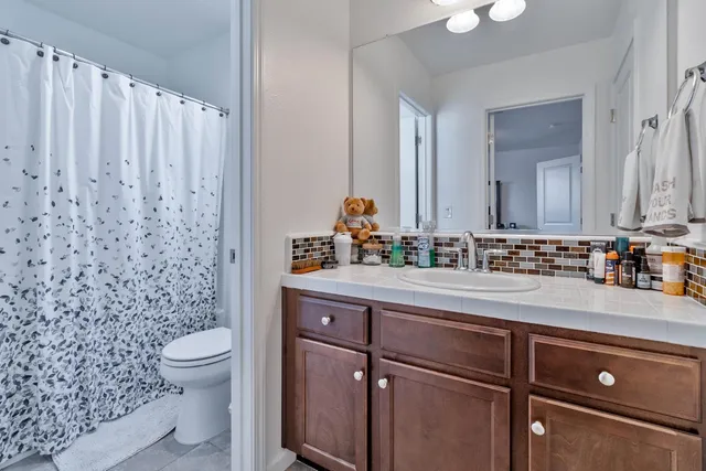 $410,000 | 915 Winchell Way West, Madera, CA 93636