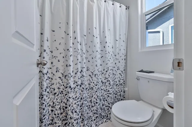 $410,000 | 915 Winchell Way West, Madera, CA 93636