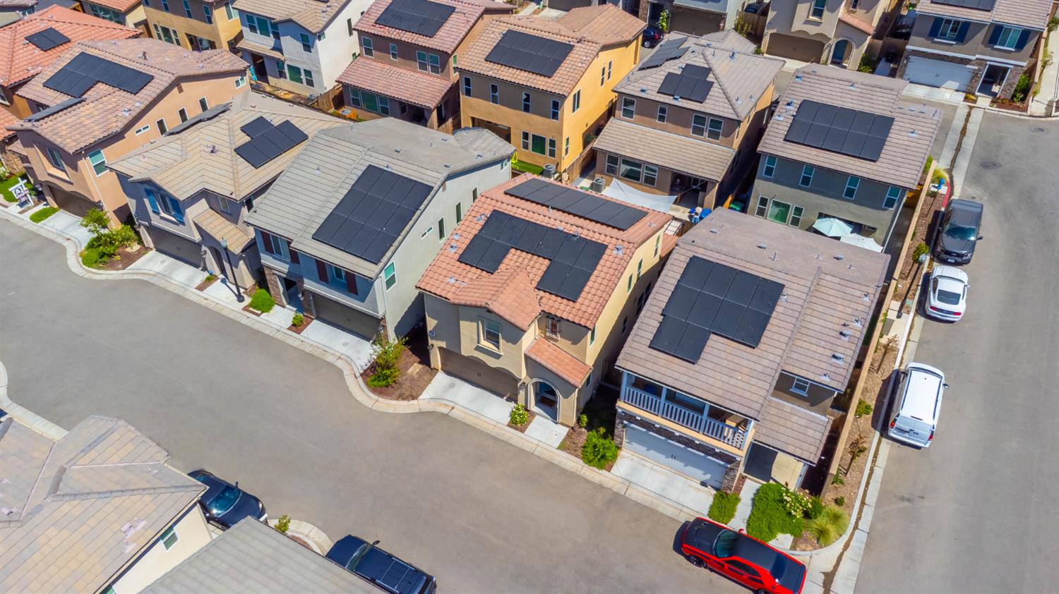 915 Winchell Way West Madera, CA 93636 - Photo 6 of 42 an aerial view of a building with many windows