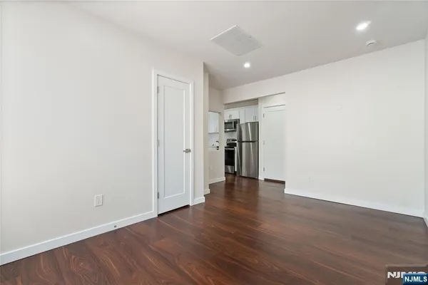 $2,900 | 824 George Street, Unit 2, Plainfield, NJ 07062