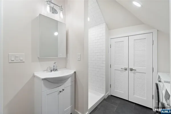 $2,900 | 824 George Street, Unit 2, Plainfield, NJ 07062