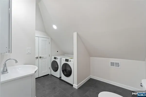 $2,900 | 824 George Street, Unit 2, Plainfield, NJ 07062