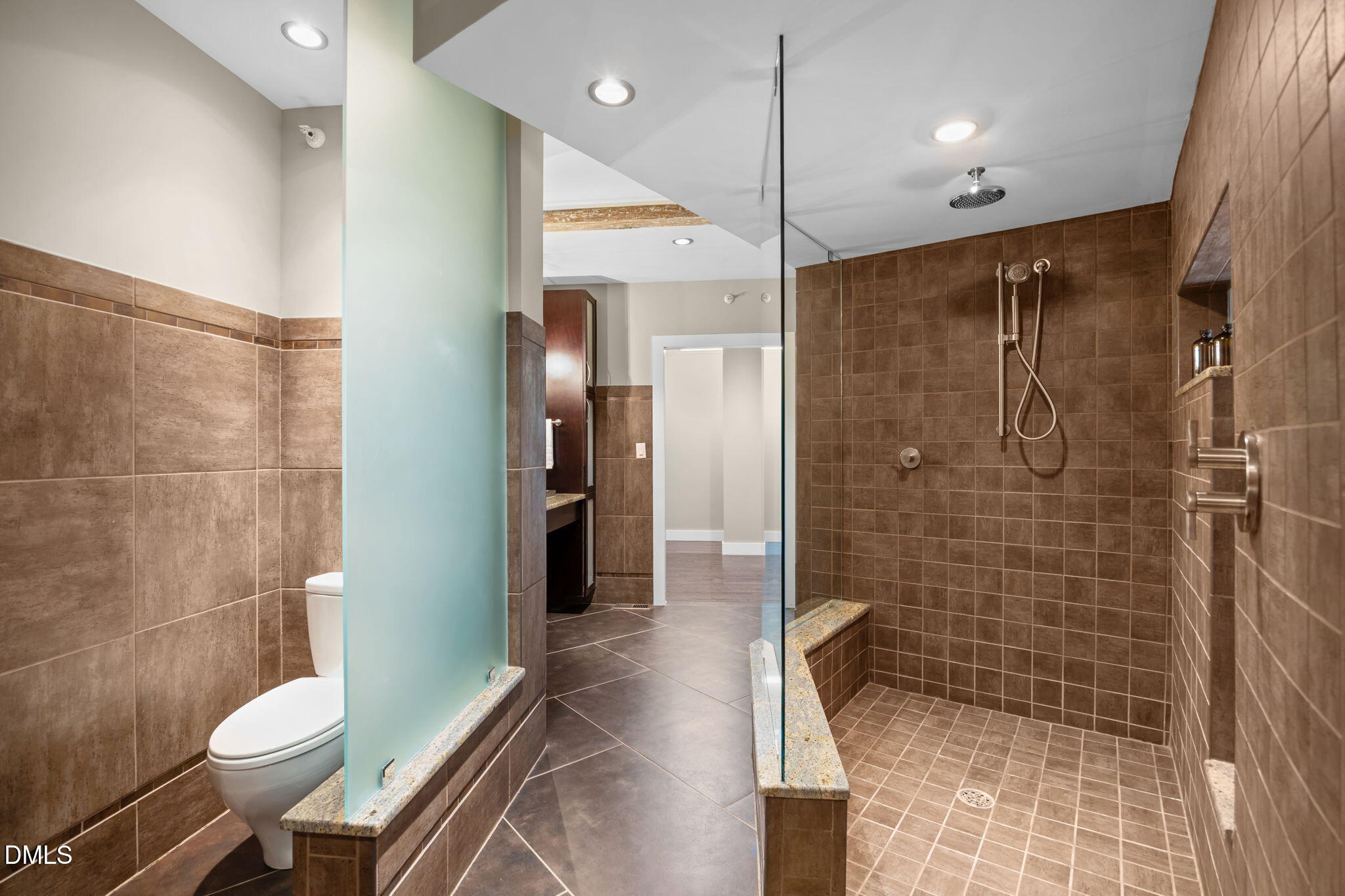 614 Capital Boulevard, Unit 208 Raleigh, NC 27603 - Photo 12 of 41 49-web-or-mls-IMG_7327