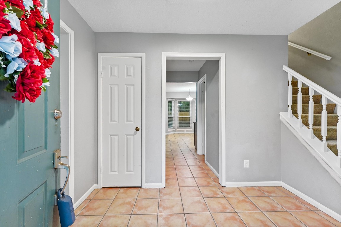3702 Ember Spring Drive Houston, TX 77339 - Photo 6 of 27 a view of entryway with interior