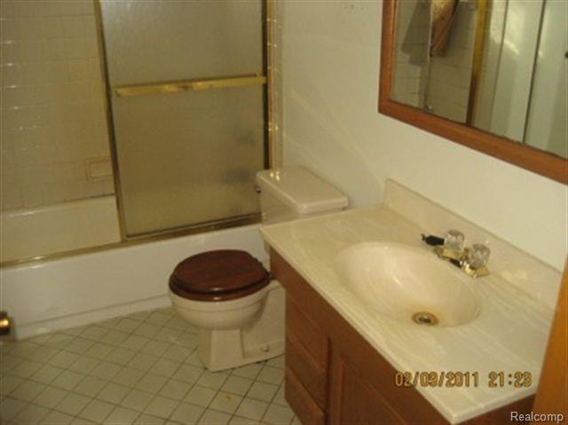 3473 Palms Road Casco, MI 48064 - Photo 6 of 6 BATHROOM