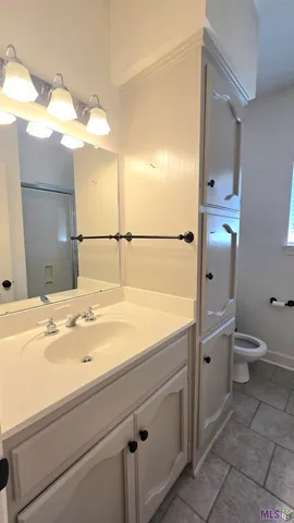 $2,500 | 822 Woodcliff Drive, Baton Rouge, LA 70815