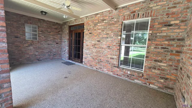 $2,500 | 822 Woodcliff Drive, Baton Rouge, LA 70815