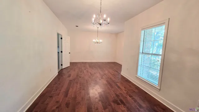 $2,500 | 822 Woodcliff Drive, Baton Rouge, LA 70815