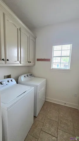 $2,500 | 822 Woodcliff Drive, Baton Rouge, LA 70815