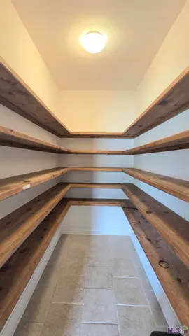 $2,500 | 822 Woodcliff Drive, Baton Rouge, LA 70815