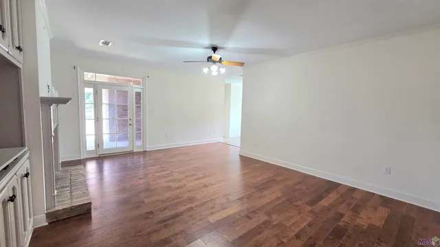 $2,500 | 822 Woodcliff Drive, Baton Rouge, LA 70815