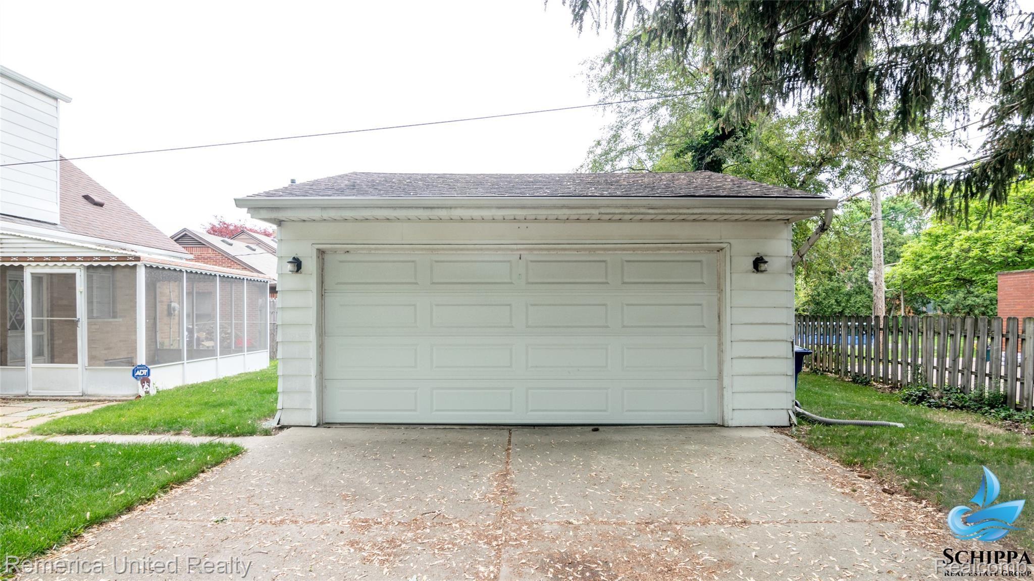 26345 Five Mile Road Redford, MI 48239 - Photo 5 of 29 Garage.jpg