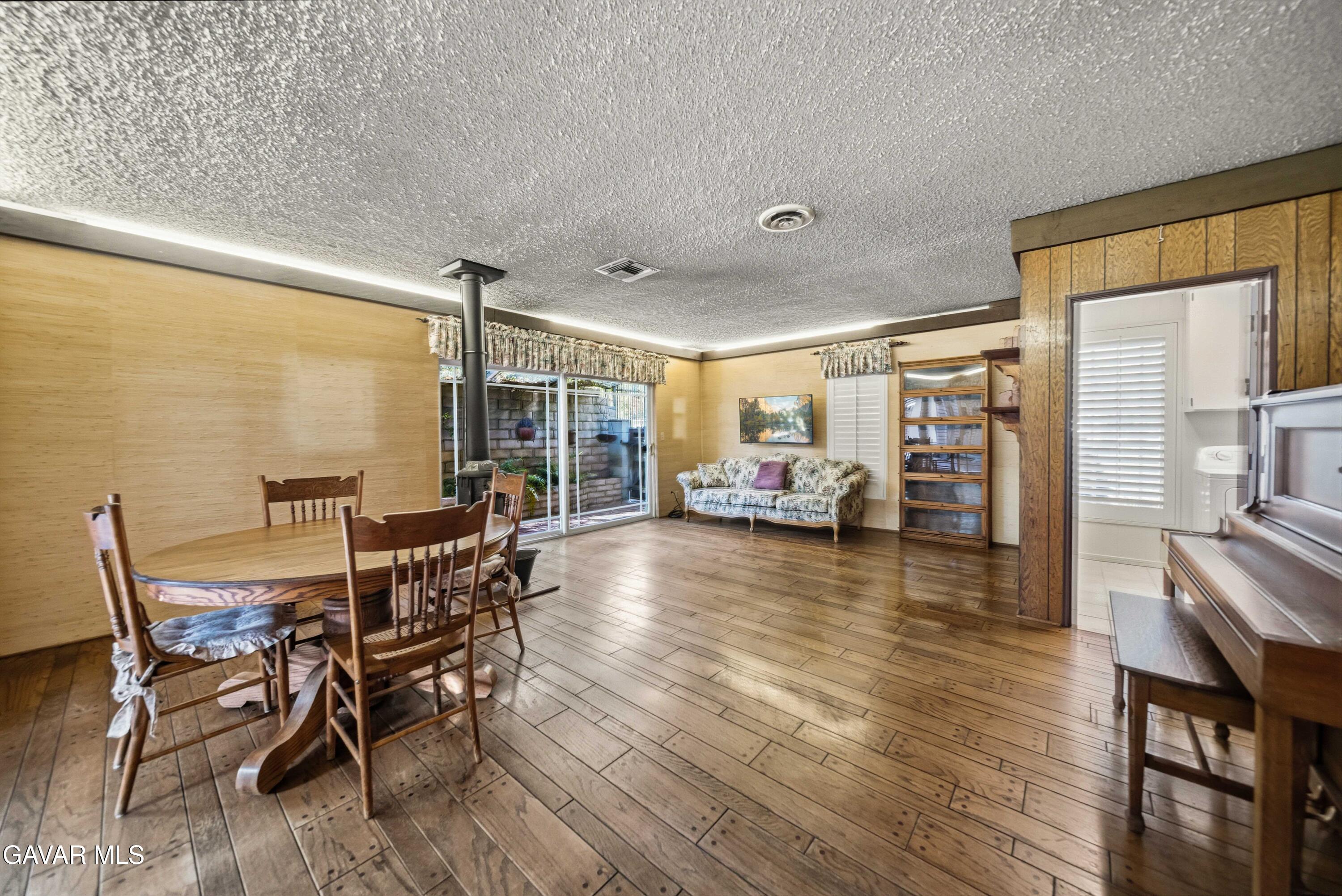 10739 Reseda Boulevard Porter Ranch, CA 91326 - Photo 22 of 57 10739 Reseda Blvd Porter Ranch-22