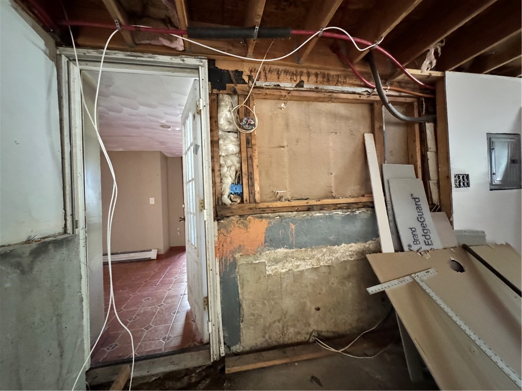 81 Eagle Road Cranston, RI 02920 - Photo 18 of 29