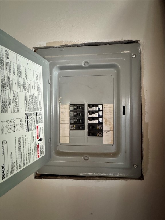 81 Eagle Road Cranston, RI 02920 - Photo 19 of 29