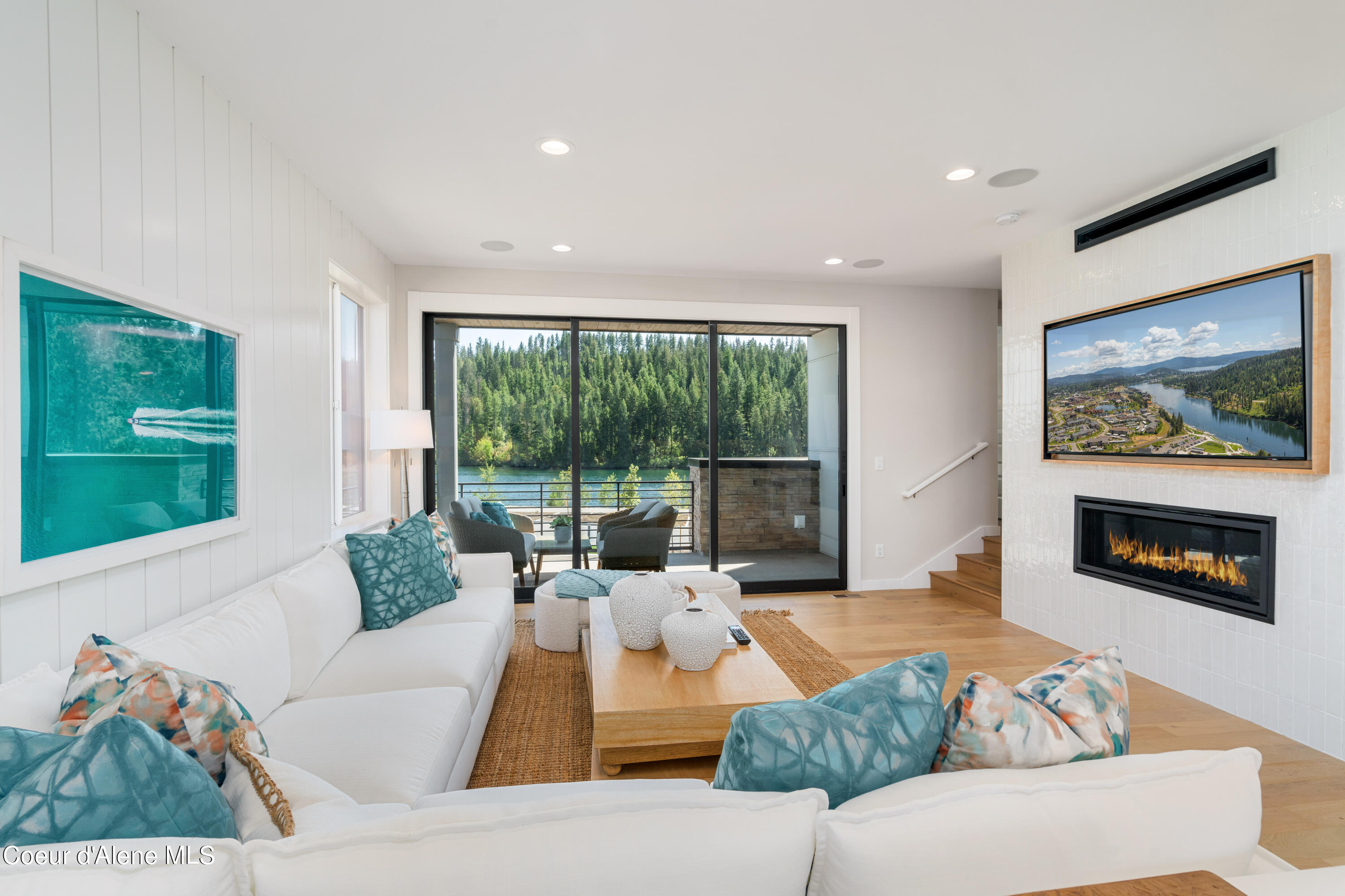 2927 North Heartwood Road Coeur D'Alene, ID 83814 - Photo 2 of 12 atlas waterfront carlin great room