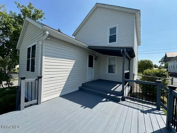 $264,900 | 5 Edna Avenue, Ravena, NY 12143