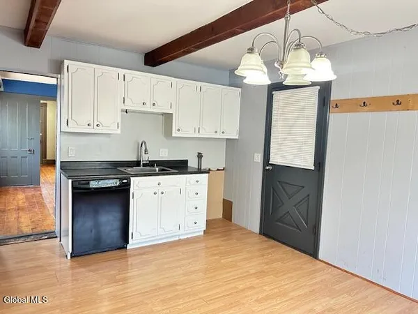 $264,900 | 5 Edna Avenue, Ravena, NY 12143