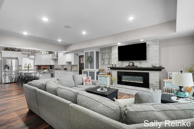 $850,000 | 303 Broman Street Northeast, Sparta, MI 49345