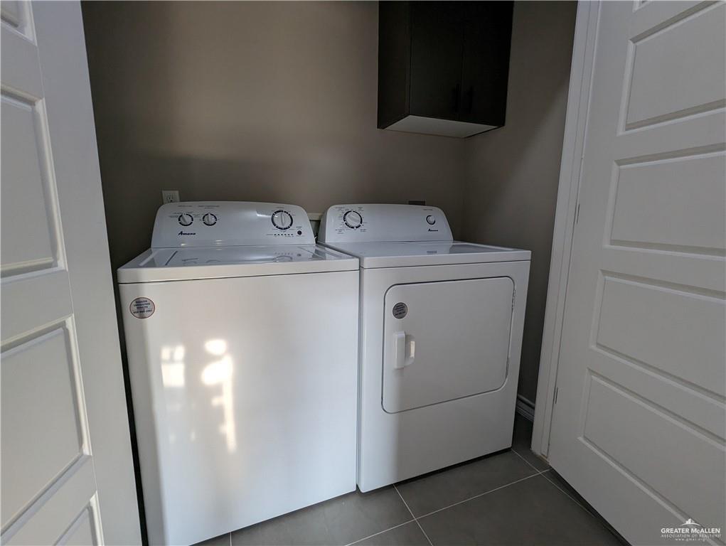 5905 Puffin Avenue, Unit 1 Mission, TX 78573 - Photo 6 of 12 a utility room with dryer and washer
