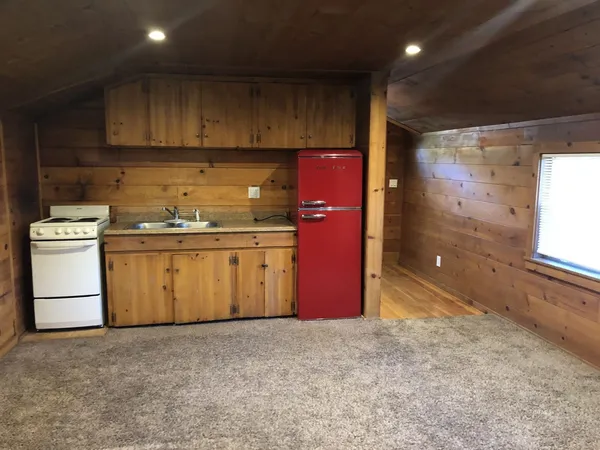 $1,300 | 54100 Pine Crest Avenue, Unit 8, Idyllwild, CA 92549