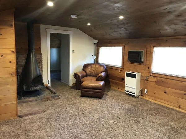 $1,300 | 54100 Pine Crest Avenue, Unit 8, Idyllwild, CA 92549