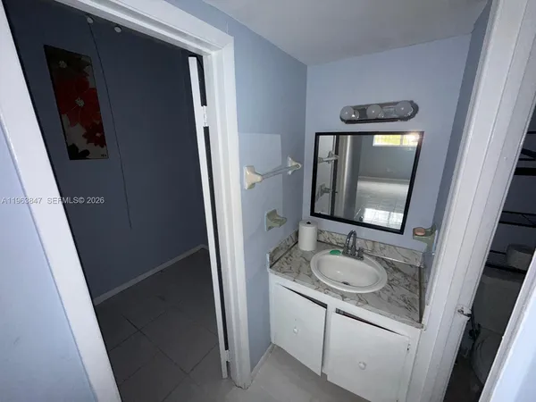 $1,730 | 1255 West 53rd Street, Unit 309, Hialeah, FL 33012