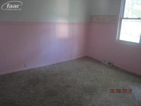 1263 Adams Road Burton, MI 48509 - Photo 9 of 9 20113757-8.JPG