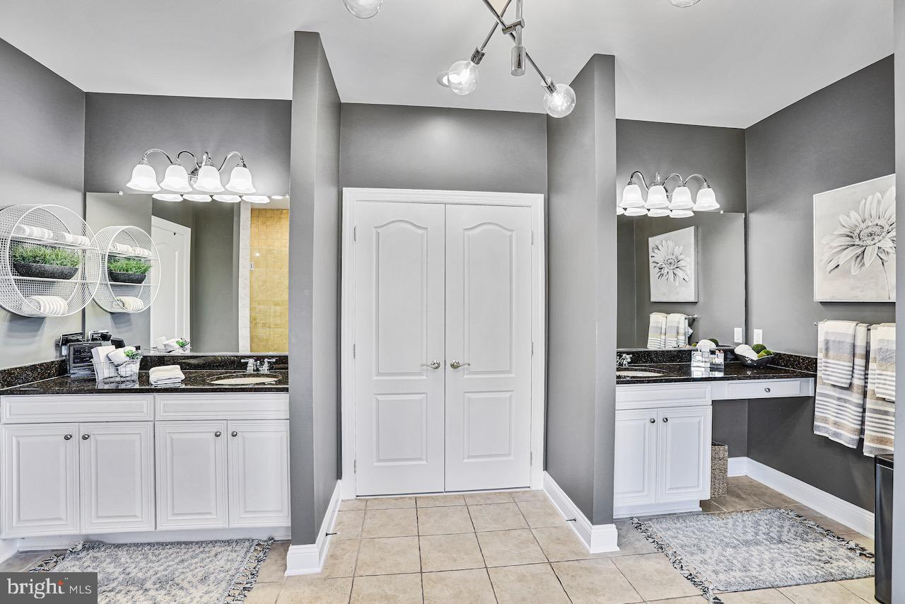 40724 Chevington Lane Leesburg, VA 20175 - Photo 22 of 52 Primary Bathroom