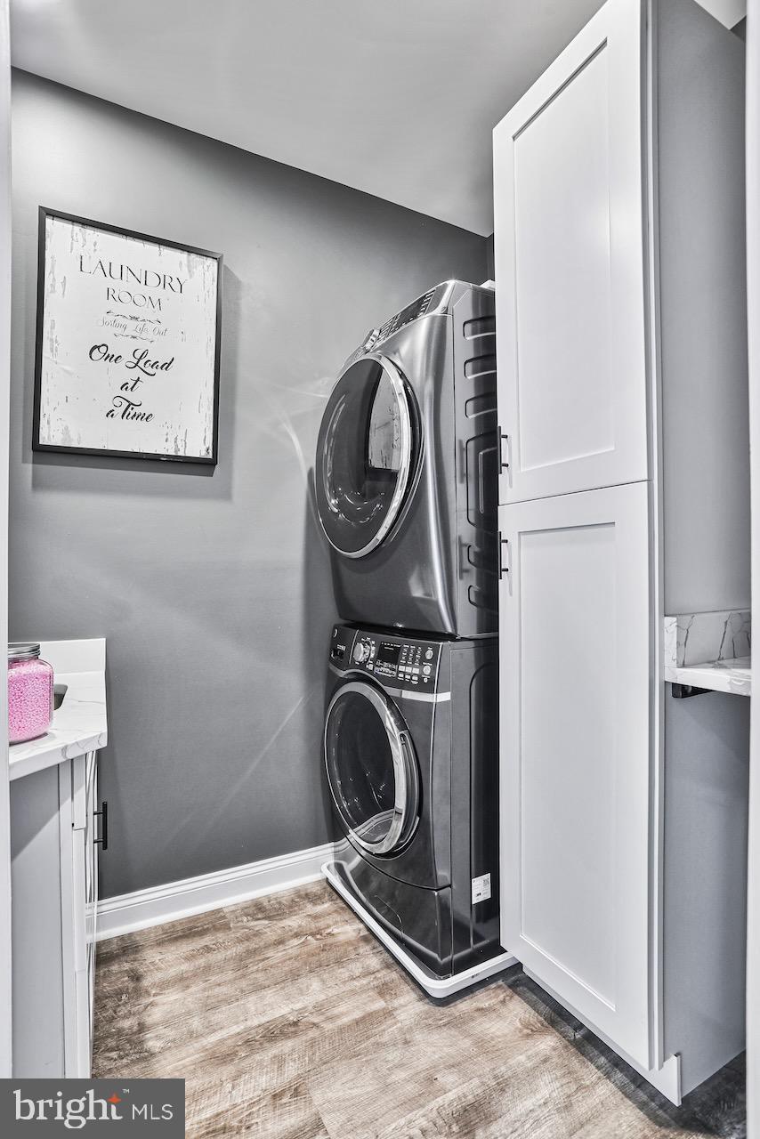 40724 Chevington Lane Leesburg, VA 20175 - Photo 38 of 52 Laundry Area