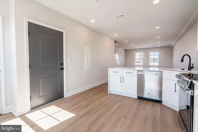 $349,999 | 2701 Maya Lane, Unit A52, Philadelphia, PA 19131