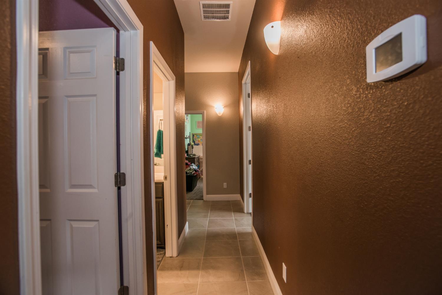 1082 Marichal Way Galt, CA 95632 - Photo 22 of 45 a view of hallway
