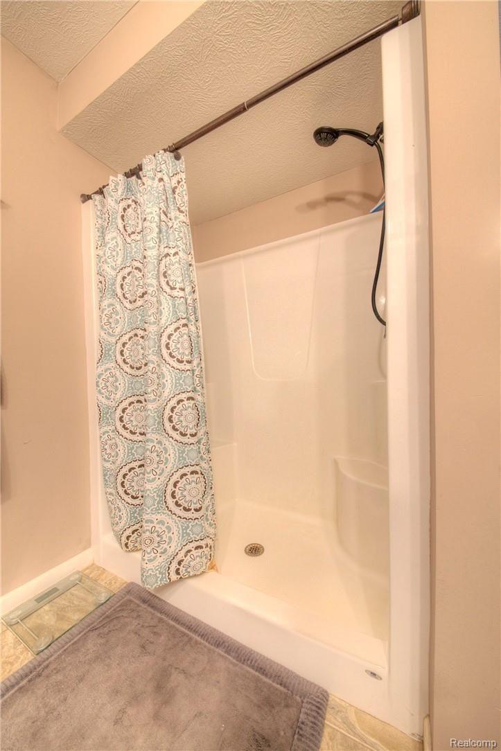 9164 Oneida Way Pinckney, MI 48169 - Photo 15 of 29 930A8049_50_51.jpg