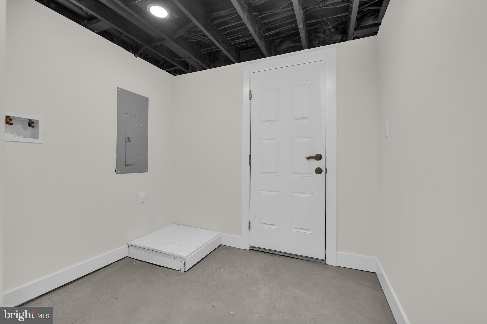 3827 Cottage Avenue Baltimore, MD 21215 - Photo 27 of 43 a view of an empty room