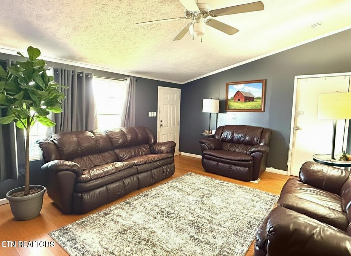 2580 Reed Springs Road Sweetwater, TN 37874 - Photo 5 of 20 living room