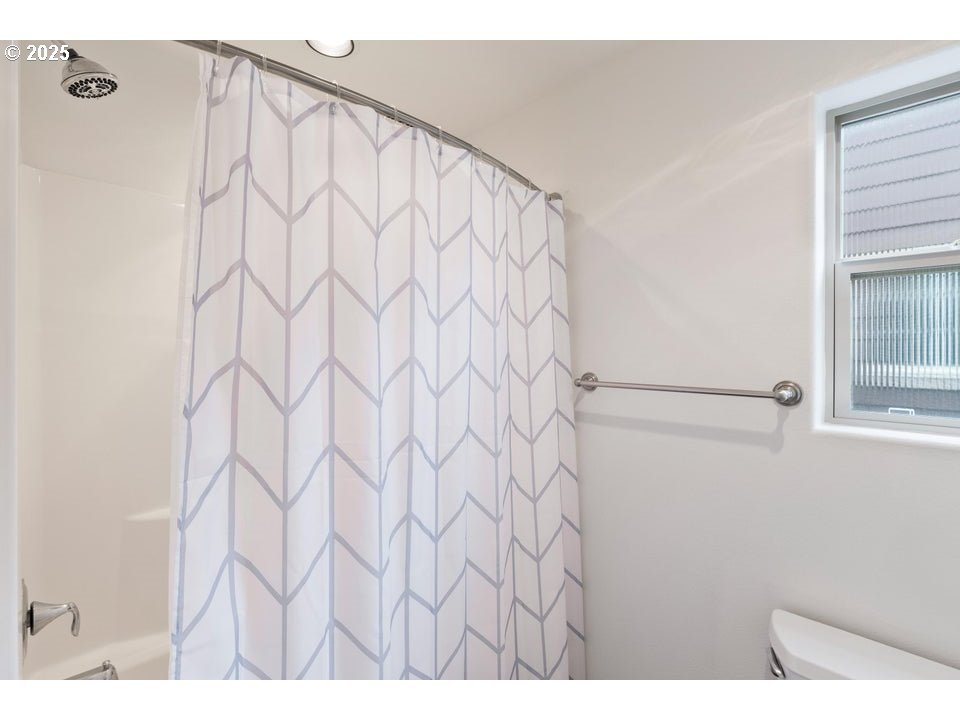 109 Southwest Taft Avenue Bend, OR 97702 - Photo 18 of 23 a view of wooden floor and entryway