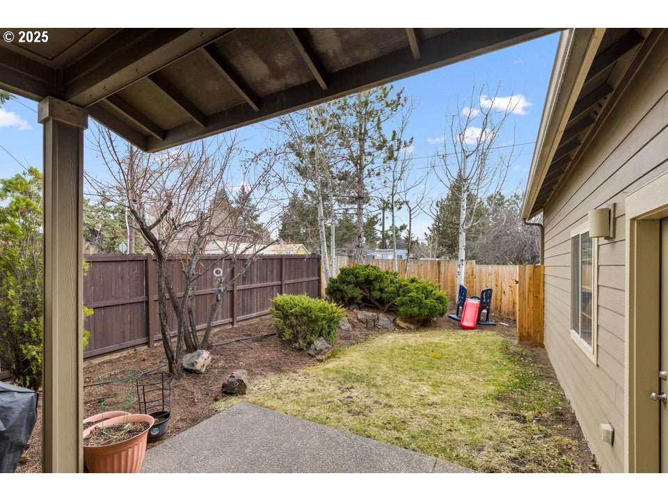 109 Southwest Taft Avenue Bend, OR 97702 - Photo 3 of 23 a view of outdoor space and garden
