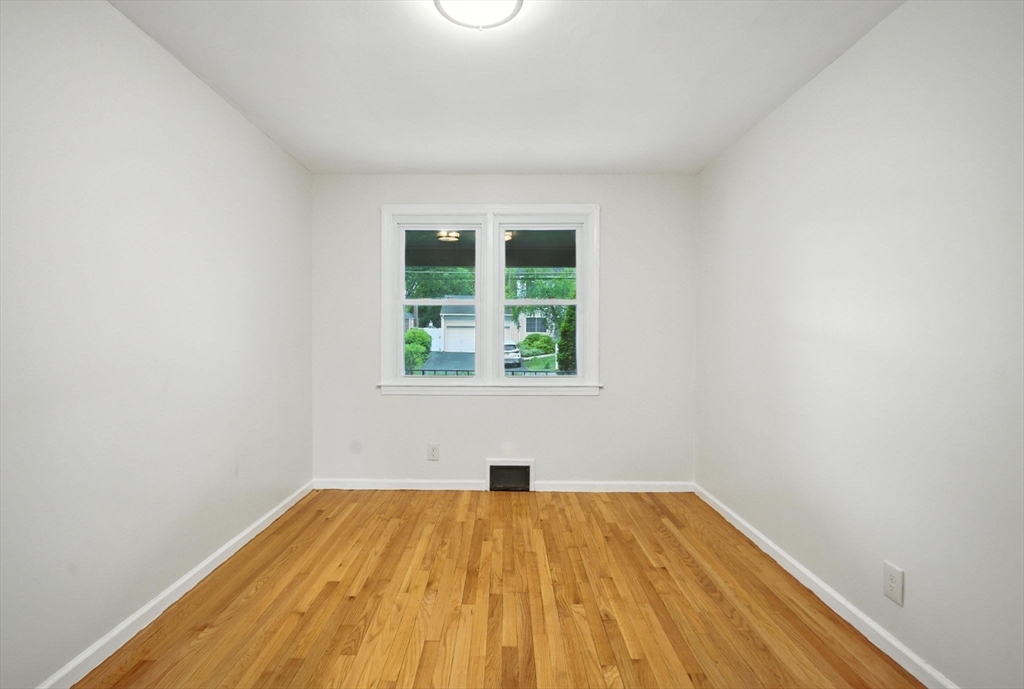 32 Pine Hill Road Springfield, MA 01118 - Photo 17 of 33 Gallery Image 17