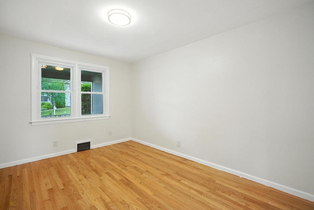 32 Pine Hill Road Springfield, MA 01118 - Photo 18 of 33 Gallery Image 18