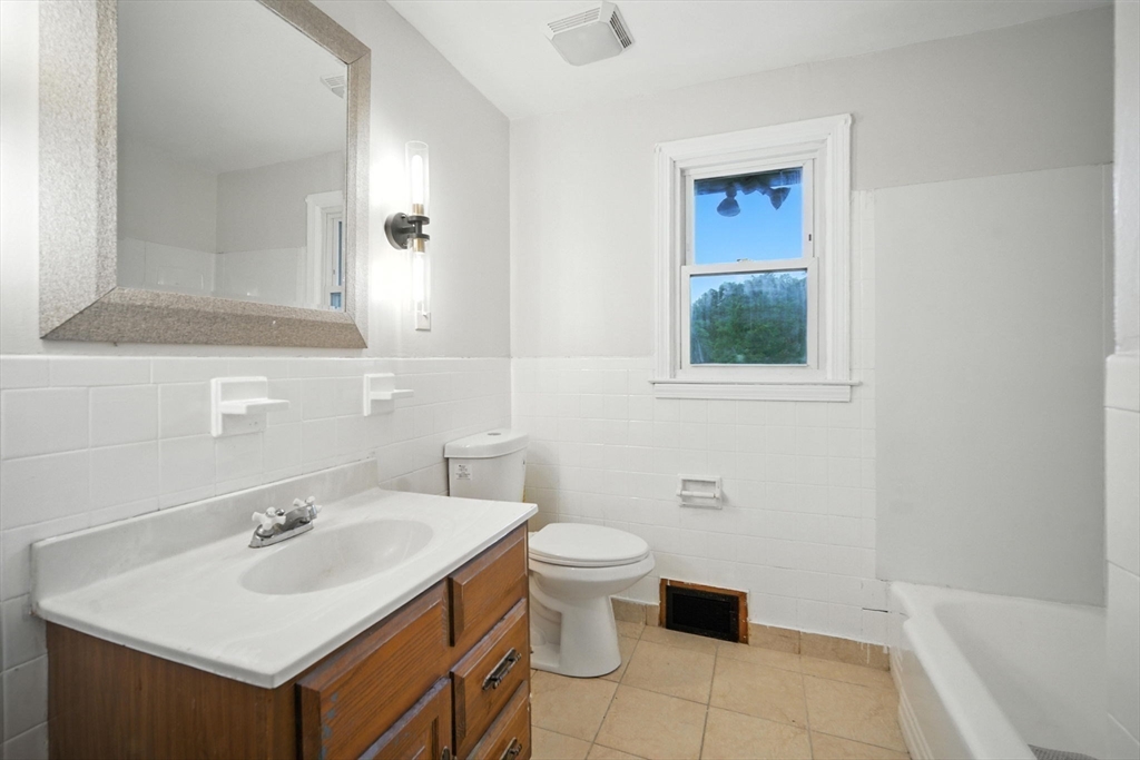 32 Pine Hill Road Springfield, MA 01118 - Photo 22 of 33 Gallery Image 22