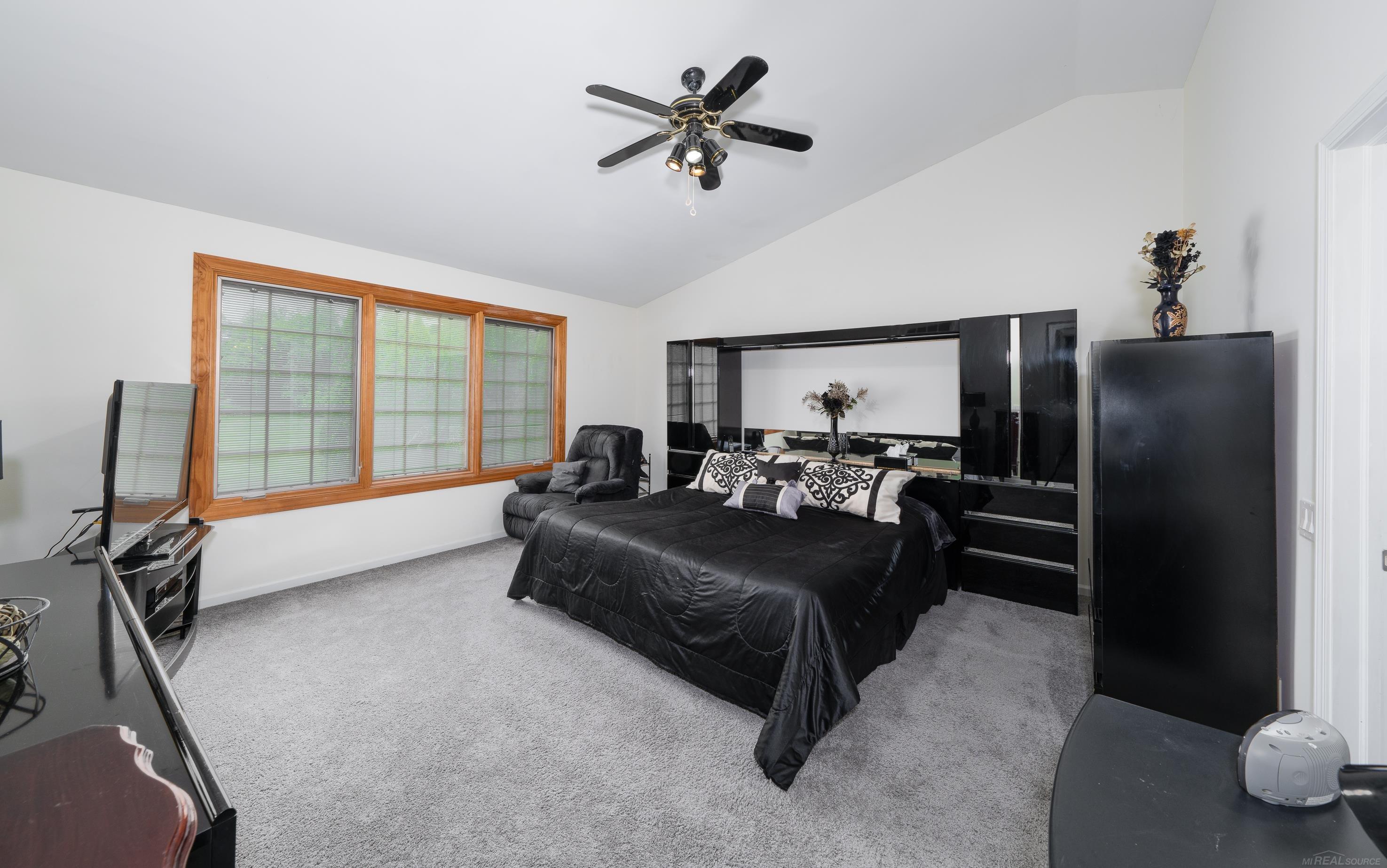 1178 Thames Drive Rochester, MI 48307 - Photo 17 of 39 50147454-06bdcbc9-f970-4179-9372-32cc538eff89.JPG