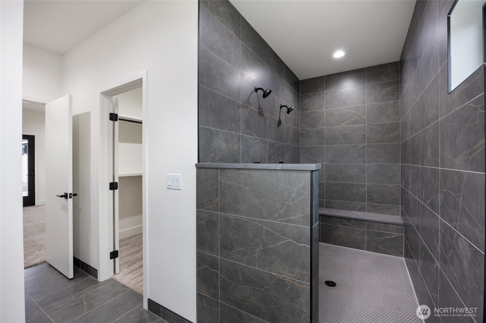 501 Sand Dune Road Moses Lake, WA 98837 - Photo 21 of 38 a bathroom with a shower