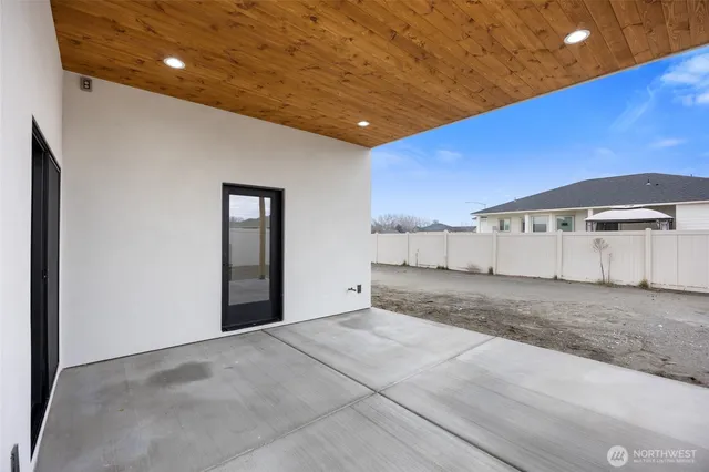 $639,000 | 501 Sand Dune Road, Moses Lake, WA 98837