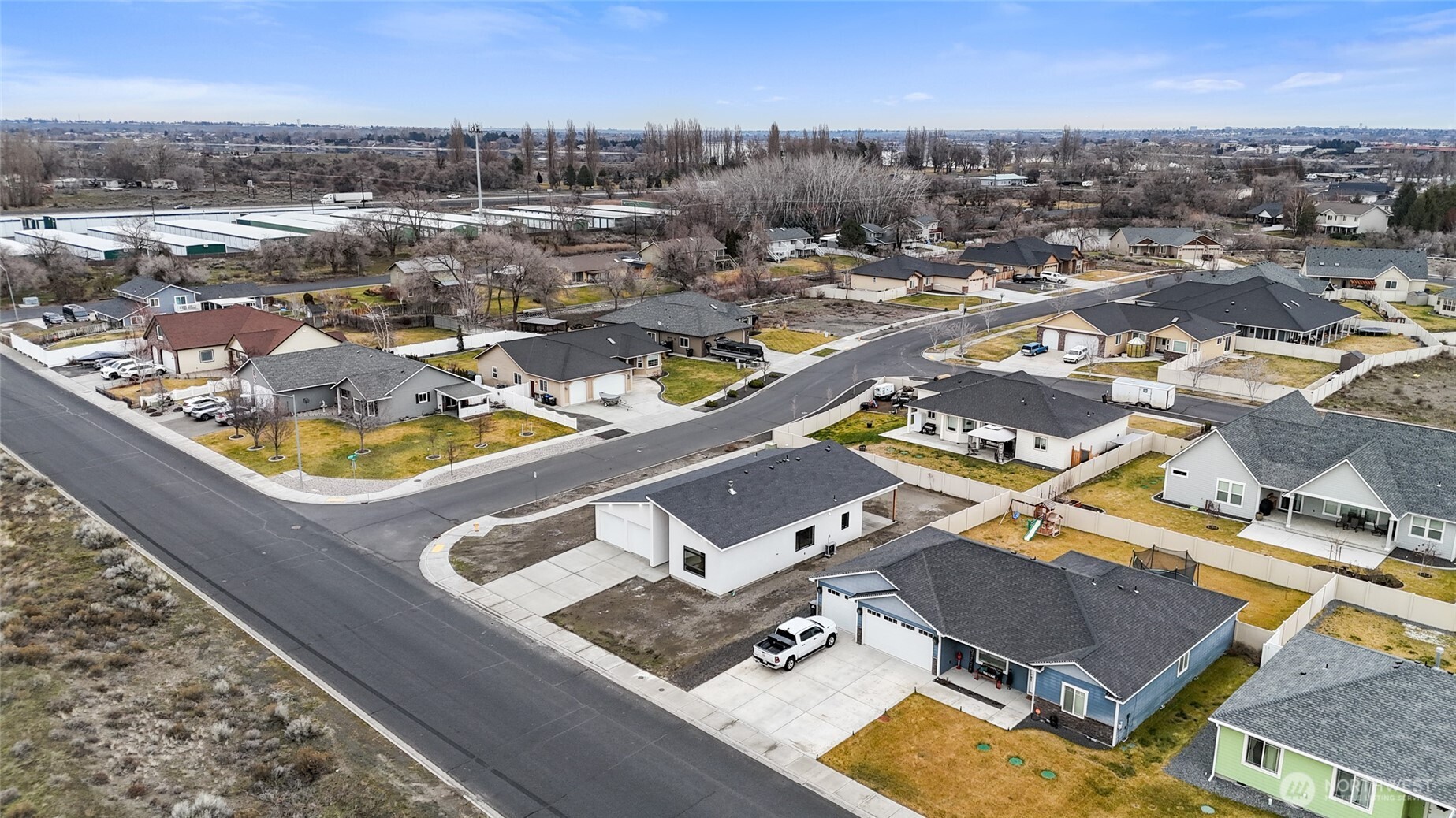 501 Sand Dune Road Moses Lake, WA 98837 - Photo 35 of 38 an aerial view of residential houses with outdoor space