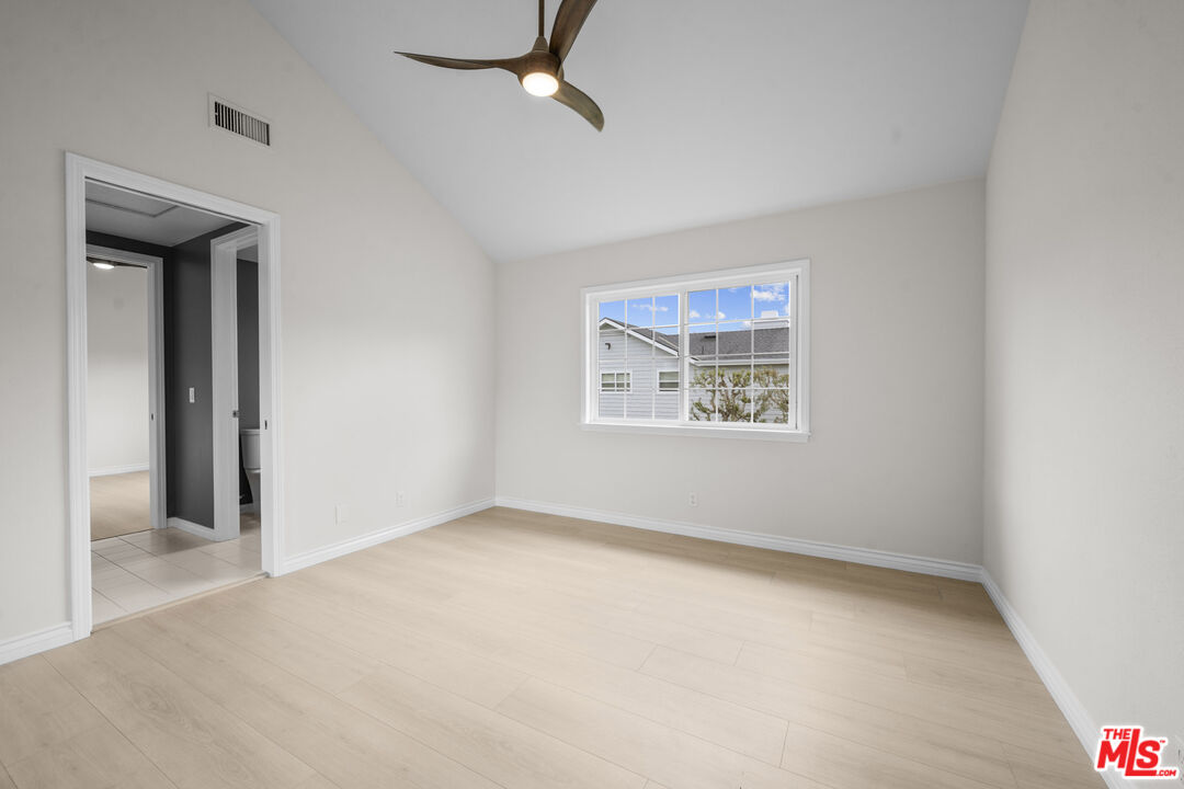 7861 West 80th Street Playa del Rey, CA 90293 - Photo 38 of 42 an empty room with windows