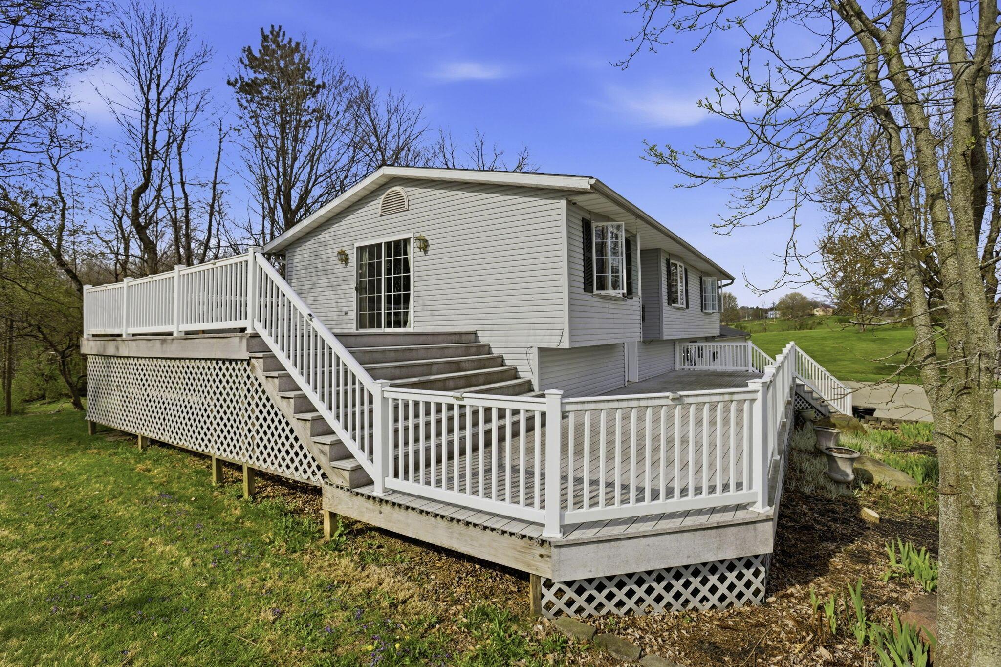 12830 New Delaware Road Mount Vernon, OH 43050 - Photo 25 of 47 Compsite wraparound deck