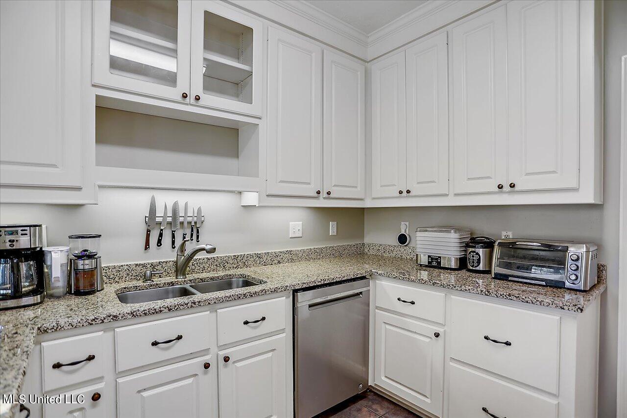 408 Shadowood Drive Ridgeland, MS 39157 - Photo 12 of 36 12-408 Shadowood Dr