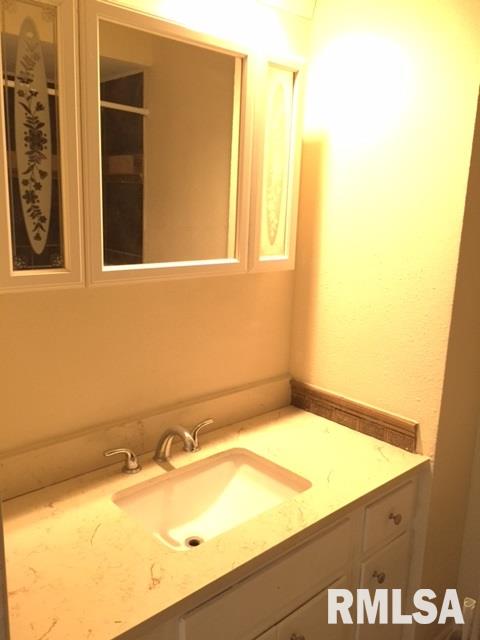 345 8th Street Bettendorf, IA 52722 - Photo 14 of 19