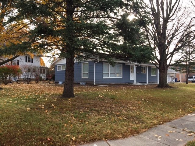 345 8th Street Bettendorf, IA 52722 - Photo 3 of 19